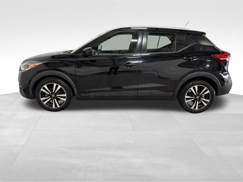 Used 2019 Nissan Kicks SV image 5