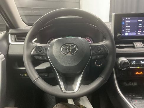 Used 2025 Toyota RAV4 XLE w/ Convenience Package AWD/4WD image 15
