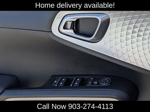 Used 2025 Kia Soul LX w/ LX Technology Package FWD image 24