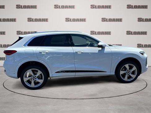 Used 2025 Audi Q5 Premium Plus w/ Premium Plus AWD/4WD image 6