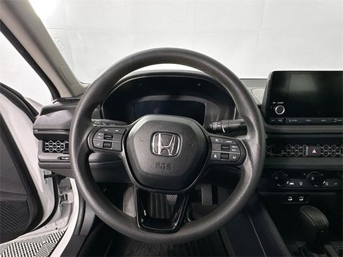 Used 2025 Honda Accord LX image 17
