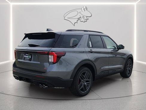 New 2026 Ford Explorer ST image 3