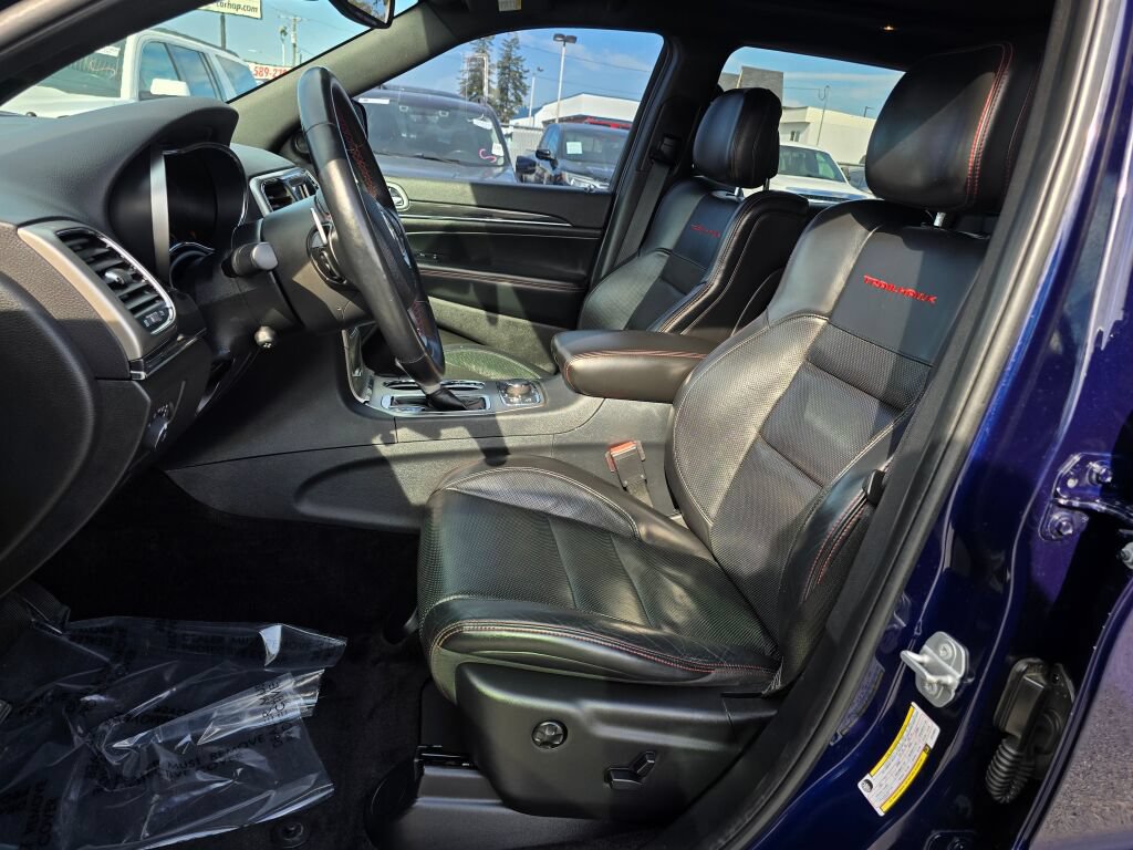 Used 2018 Jeep Grand Cherokee Trailhawk w/ Trailhawk Luxury Group AWD/4WD image 25