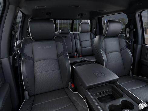 New 2026 RAM 2500 Laramie AWD/4WD image 16