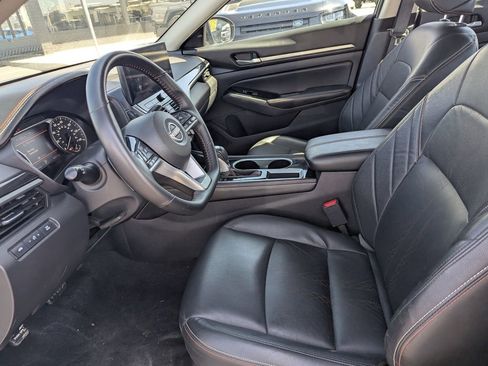 Used 2025 Nissan Altima 2.5 SR w/ SR Premium Package FWD image 25