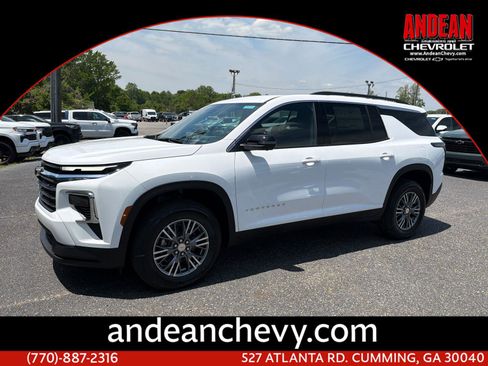New 2026 Chevrolet Traverse LT w/ Driver Confidence Package AWD/4WD image 1