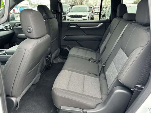 Used 2025 GMC Acadia Elevation image 16