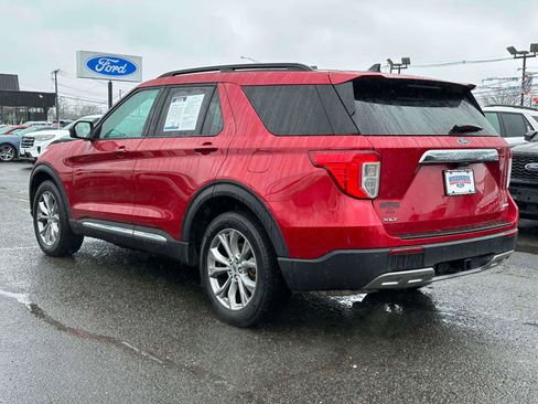 Used 2023 Ford Explorer XLT w/ Equipment Group 202A image 5