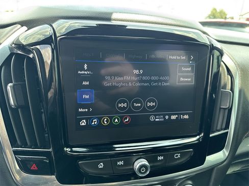 Used 2024 Chevrolet Traverse RS image 16