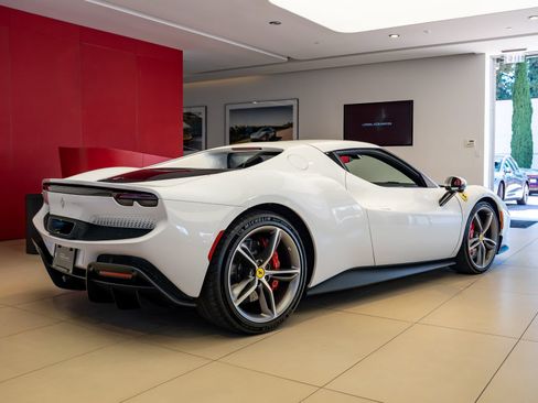 Used 2022 Ferrari 296 GTB RWD image 6