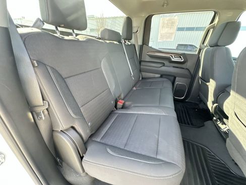 Used 2023 Chevrolet Silverado 1500 LT AWD/4WD image 26