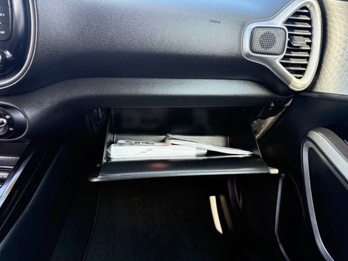 Used 2023 Kia Soul LX w/ LX Technology Package FWD image 36
