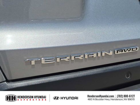 Used 2025 GMC Terrain Elevation w/ Elevation Premium Package AWD/4WD image 12