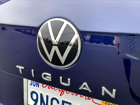 Used 2022 Volkswagen Tiguan SE image 60
