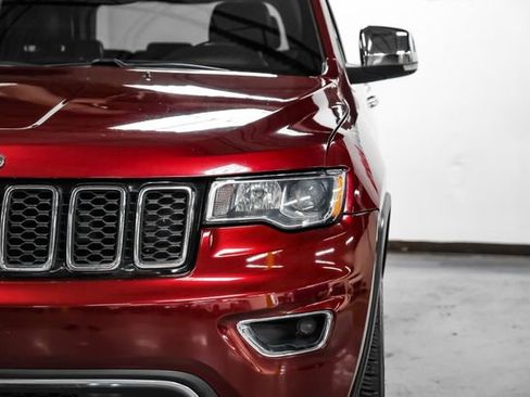 Used 2018 Jeep Grand Cherokee Limited image 41