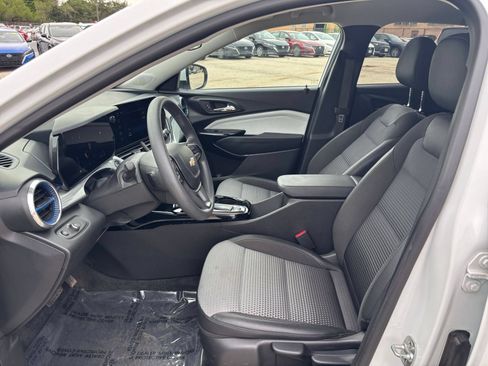 Used 2025 Kia K4 FWD image 25