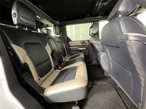 Used 2023 Ford Bronco Wildtrak image 28