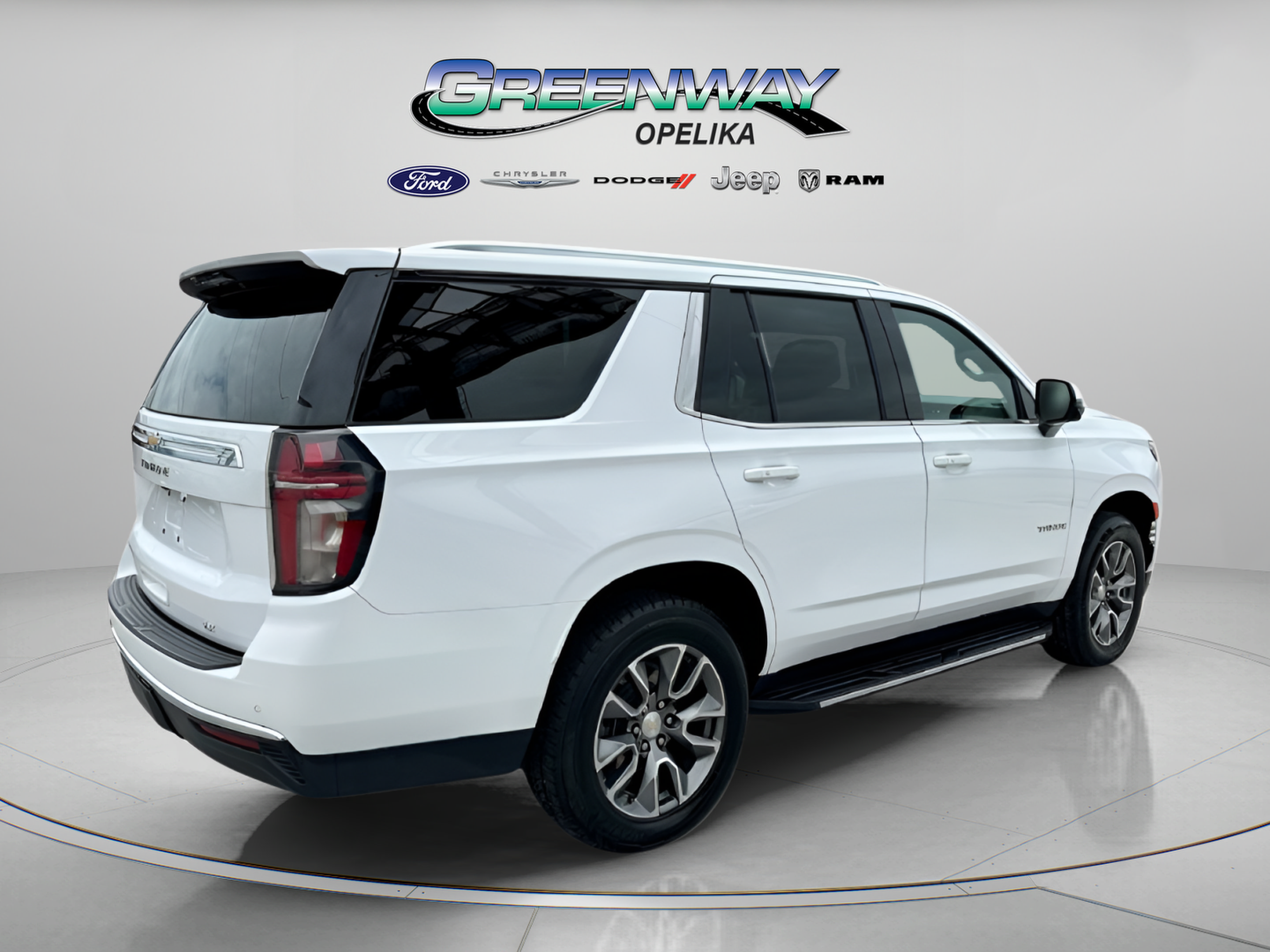 Used 2024 Chevrolet Tahoe LT w/ Luxury Package RWD image 8