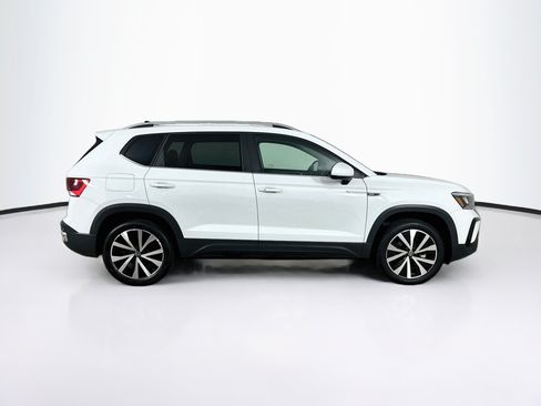 Used 2023 Volkswagen Taos SE FWD image 10