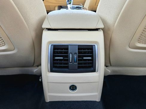 Used 2018 BMW 320i Sedan w/ Convenience Package image 37