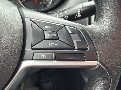 Used 2020 Nissan Versa S FWD image 11