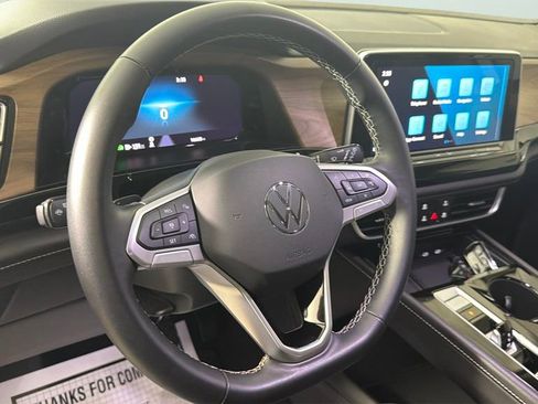 Used 2024 Volkswagen Atlas SE FWD image 21