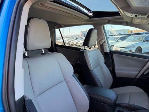 Used 2017 Toyota RAV4 Limited w/ Carpet Mat Package image 21
