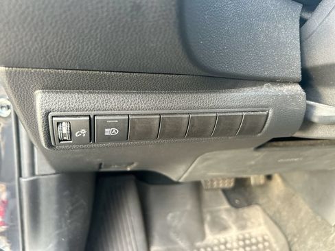 Used 2025 Toyota Corolla LE FWD image 13
