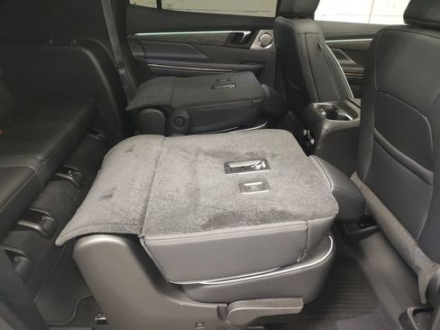 New 2026 Buick Enclave Avenir w/ Super Cruise Package FWD image 12