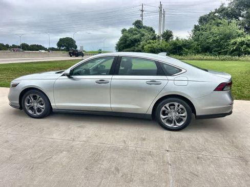 Used 2024 Honda Accord EX image 4