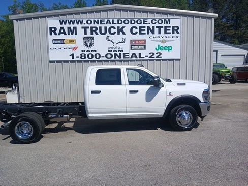 New 2026 RAM 3500 Tradesman image 2