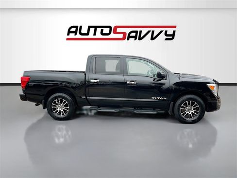 Used 2021 Nissan Titan SV w/ SV Convenience Package image 8