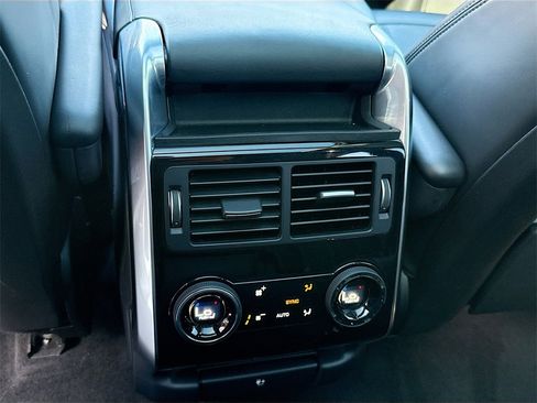 Used 2022 Land Rover Range Rover Sport HSE Silver Edition image 28