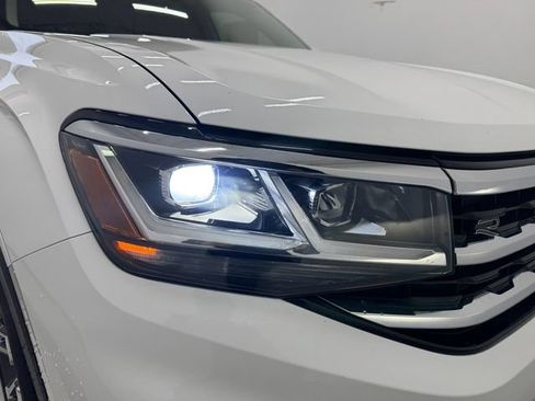 Used 2022 Volkswagen Atlas SEL Premium AWD/4WD image 32