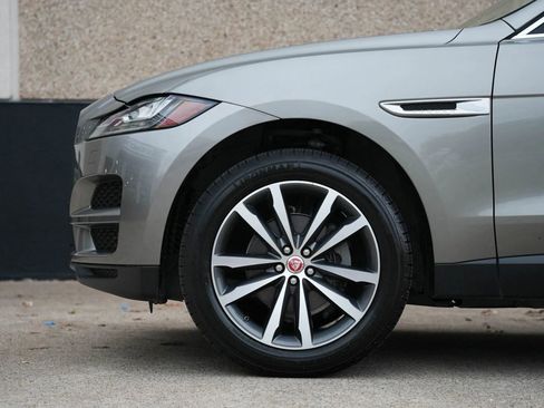 Used 2018 Jaguar F-PACE Prestige image 10