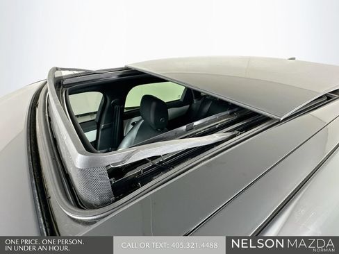 Used 2024 Land Rover Range Rover Velar Dynamic SE AWD/4WD image 15