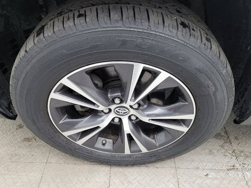 Used 2019 Toyota Highlander LE image 31