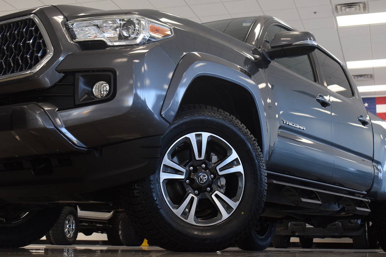 Used 2019 Toyota Tacoma TRD Sport w/ Technology Package AWD/4WD image 10