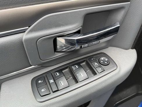 Used 2019 RAM 1500 Classic SLT w/ Luxury Group image 13