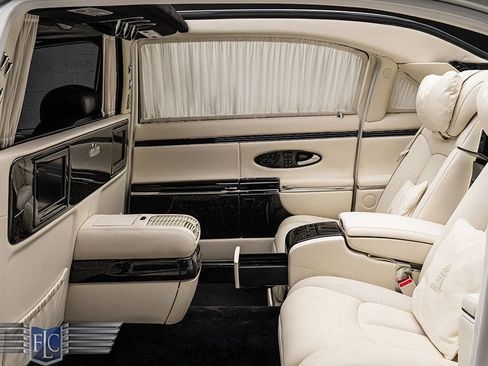 Used 2009 Maybach 62 S RWD image 7