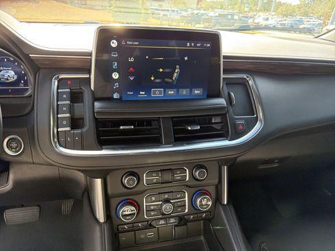 Used 2022 Chevrolet Suburban LT image 29