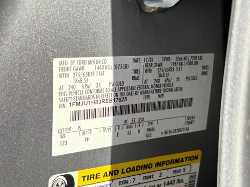 Used 2024 Ford Expedition XLT RWD image 25