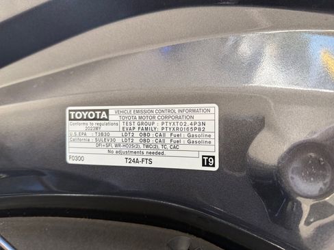 Used 2023 Toyota Highlander LE image 28