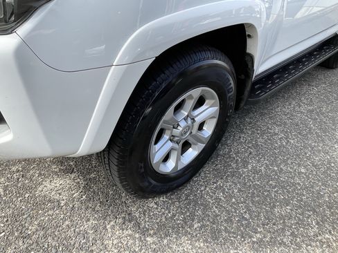 Certified 2024 Toyota 4Runner SR5 Premium w/ Moonroof Package AWD/4WD image 9