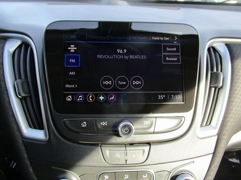 Used 2022 Chevrolet Malibu LT image 32