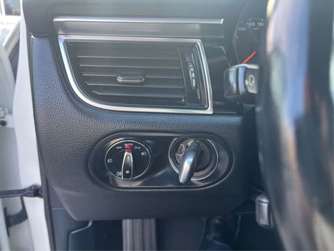 Used 2018 Porsche Macan Sport Edition image 18