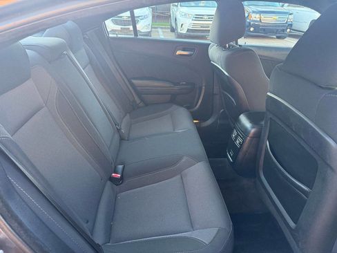 Used 2017 Dodge Charger R/T w/ Blacktop Package image 18