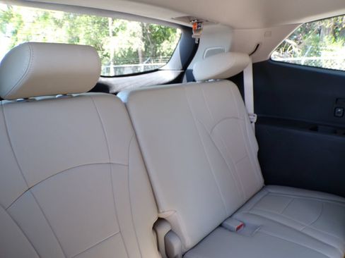 Used 2020 Buick Enclave Premium w/ Sun and Sites Package AWD/4WD image 19