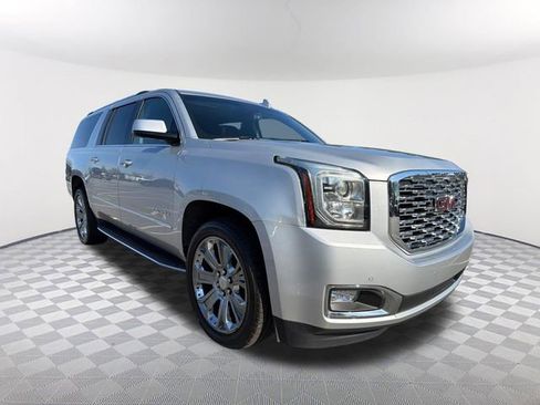 Used 2019 GMC Yukon XL Denali w/ Open Road Package image 3