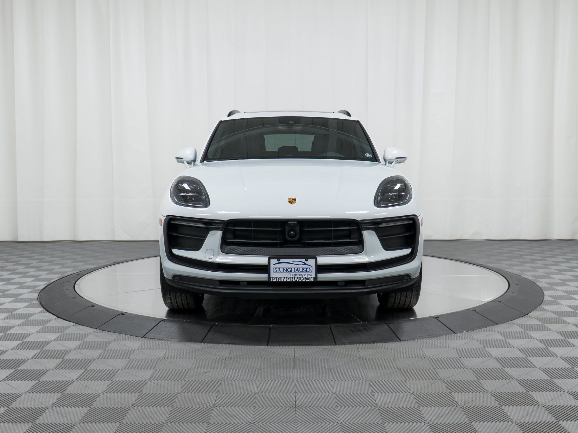 Certified 2023 Porsche Macan AWD/4WD image 10